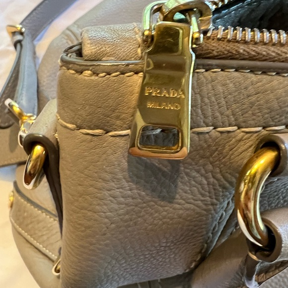 Prada Zip Top Convertible Tote Vitello Daino Large - Picture 6 of 10